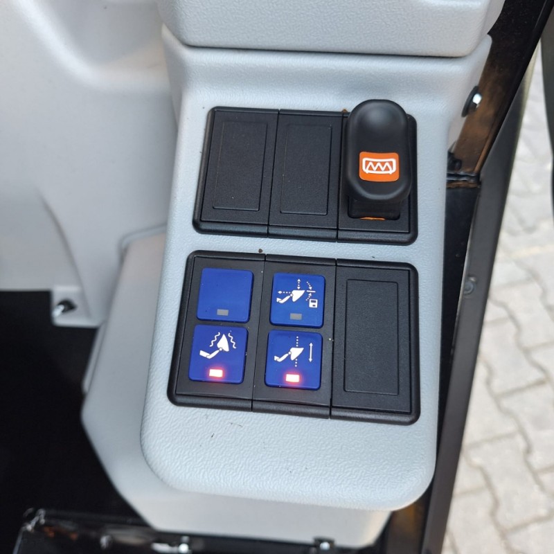 Телескопический погрузчик Manitou MLT 841 145 PS ELITE