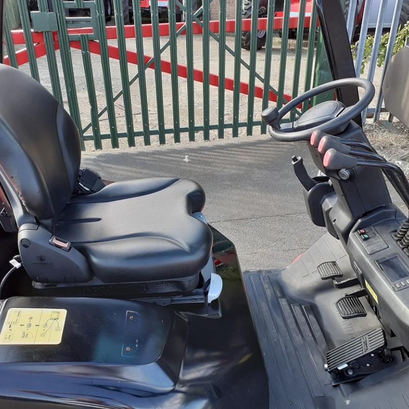 Empilhador de mastro Manitou MI25D