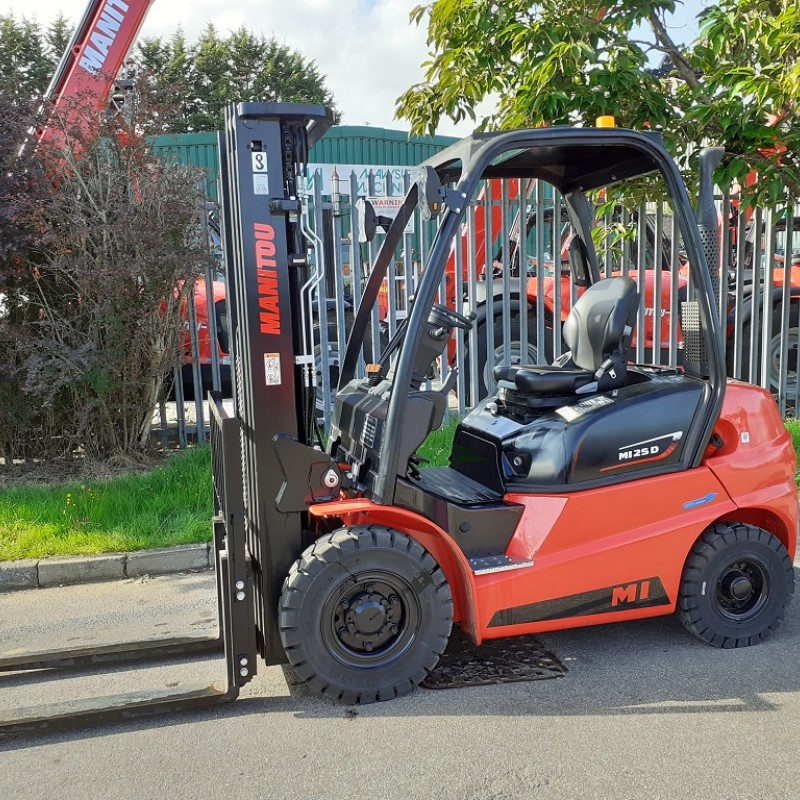Empilhador de mastro Manitou MI25D