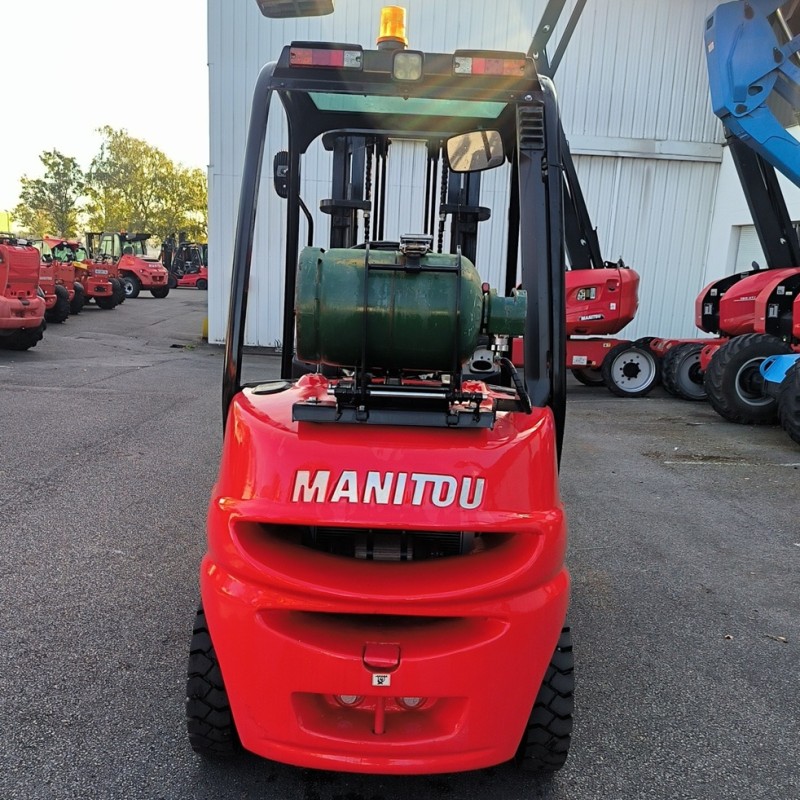 Chariot à mât Manitou MI 25 G ST5