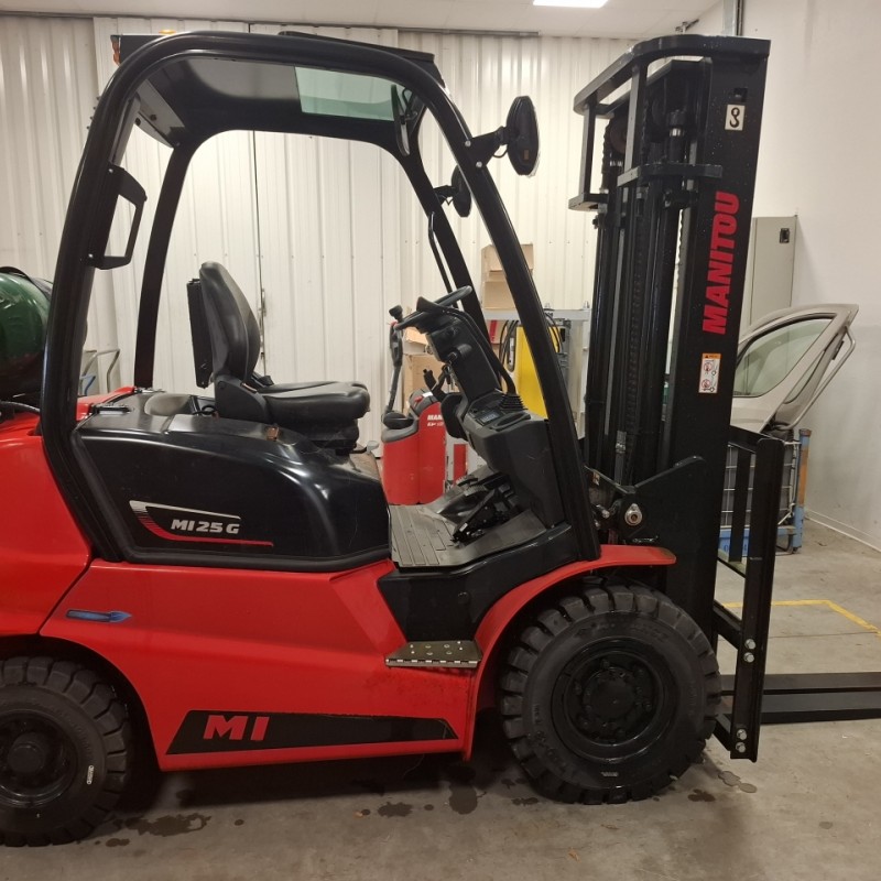 Chariot à mât Manitou MI25G