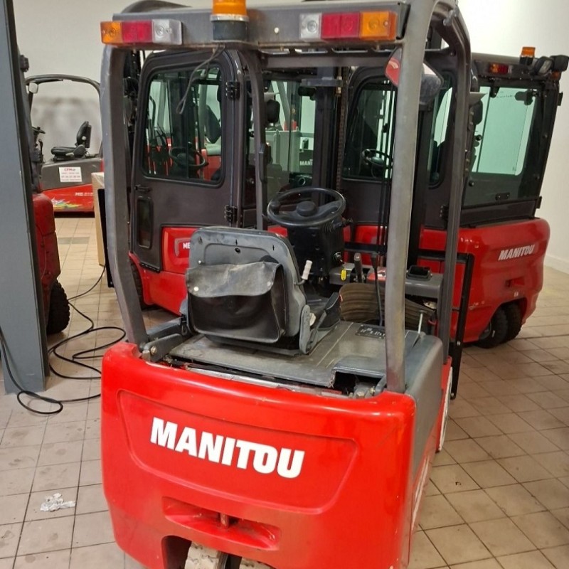 Masted forklift truck Manitou ME318