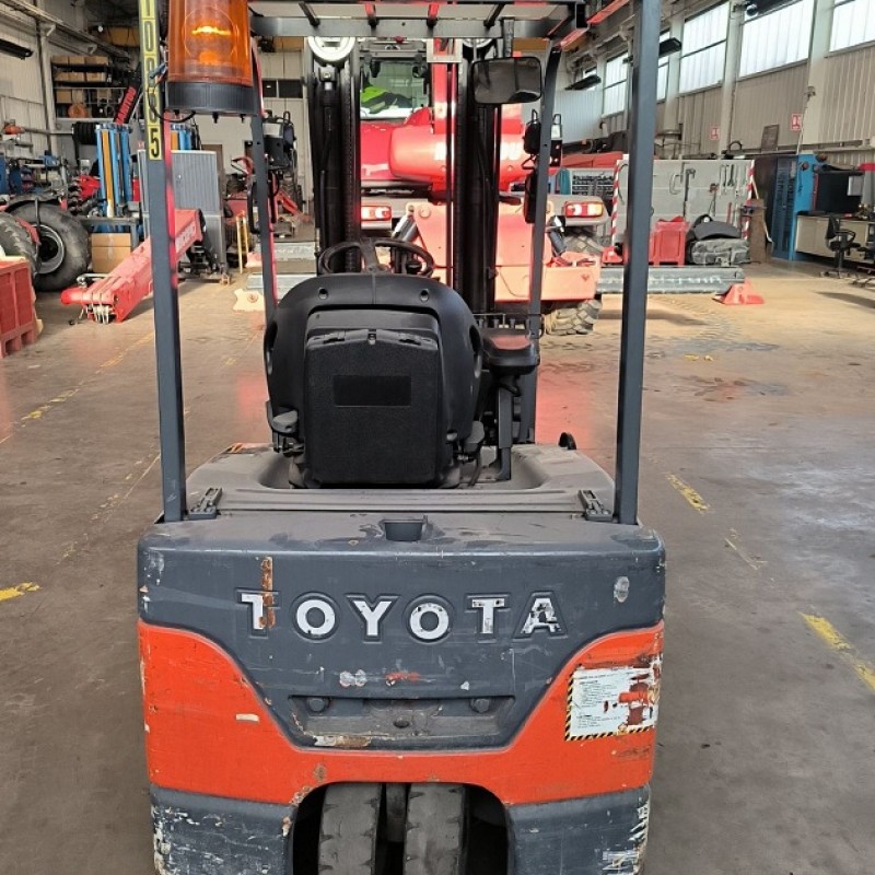Maststapler Toyota 7FBEF18