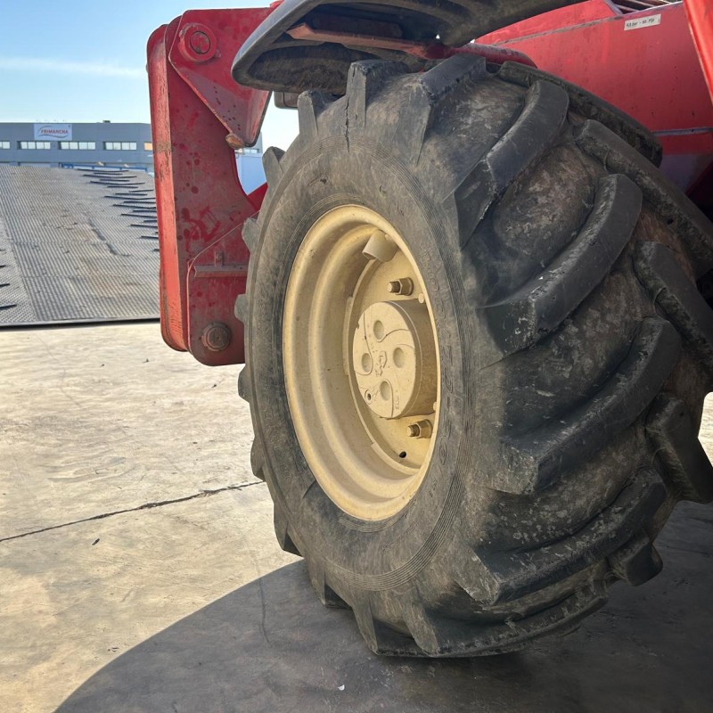 Drehbarer Teleskoplader Manitou MRT 1432