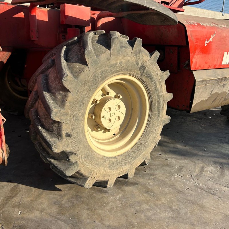 Drehbarer Teleskoplader Manitou MRT 1432