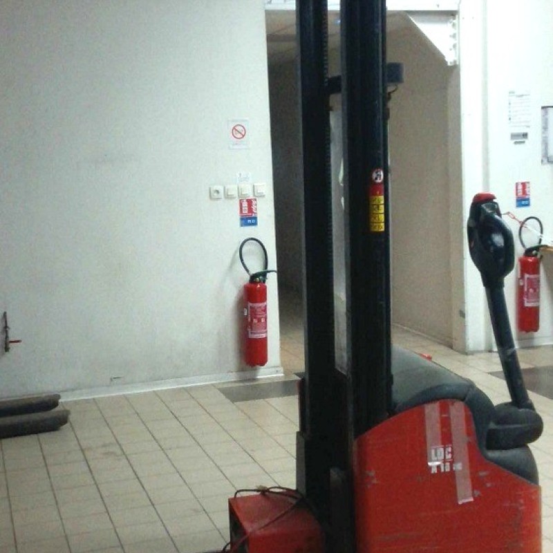 Matériel de magasinage Manitou A10