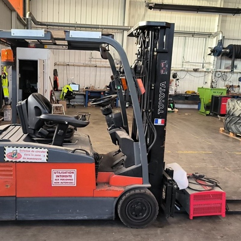 Maststapler Toyota 7FBEF18