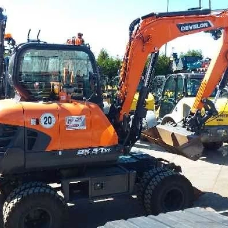 Bagger Doosan DX57 W