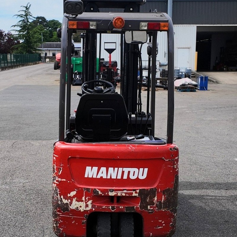 Chariot à mât Manitou ME320