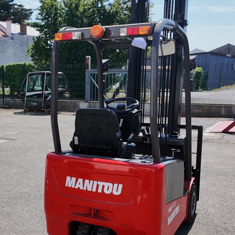 Masted forklift truck Manitou ME315