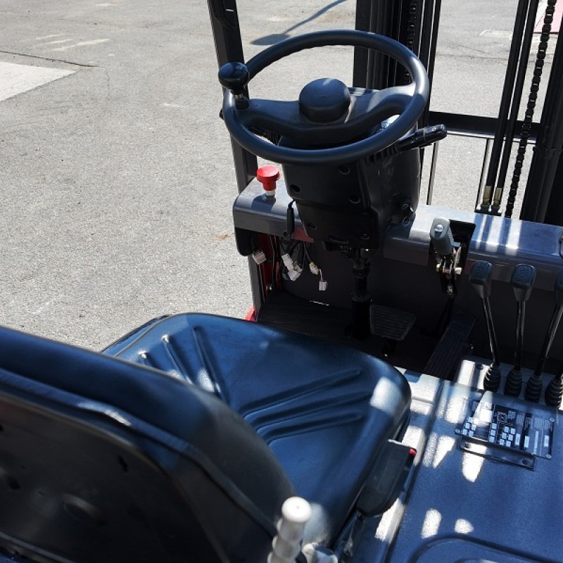 Masted forklift truck Manitou ME315