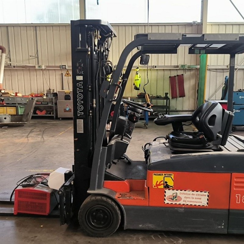 Maststapler Toyota 7FBEF18