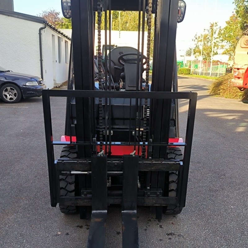 Masted forklift truck Manitou MI 25 G ST5