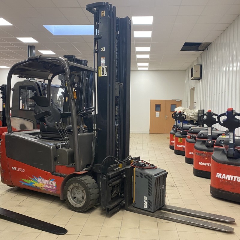 Empilhador de mastro Manitou ME320