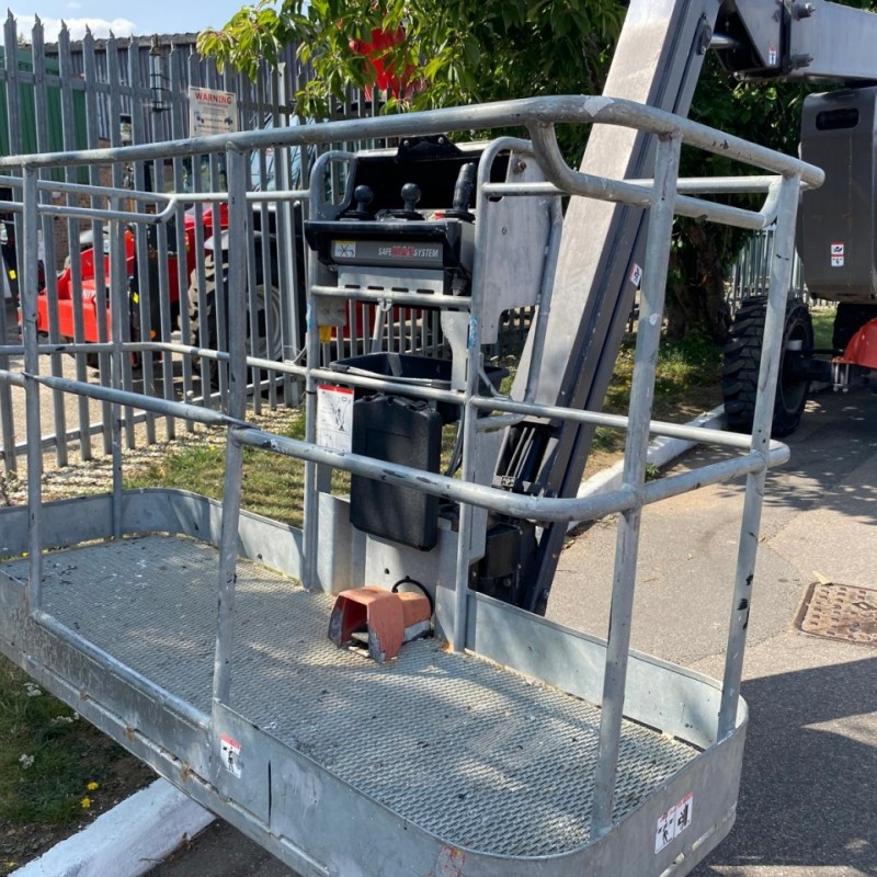 Aerial work platform Manitou 200ATJ