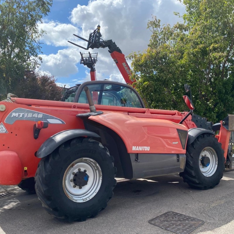 Телескопический погрузчик Manitou MT1840