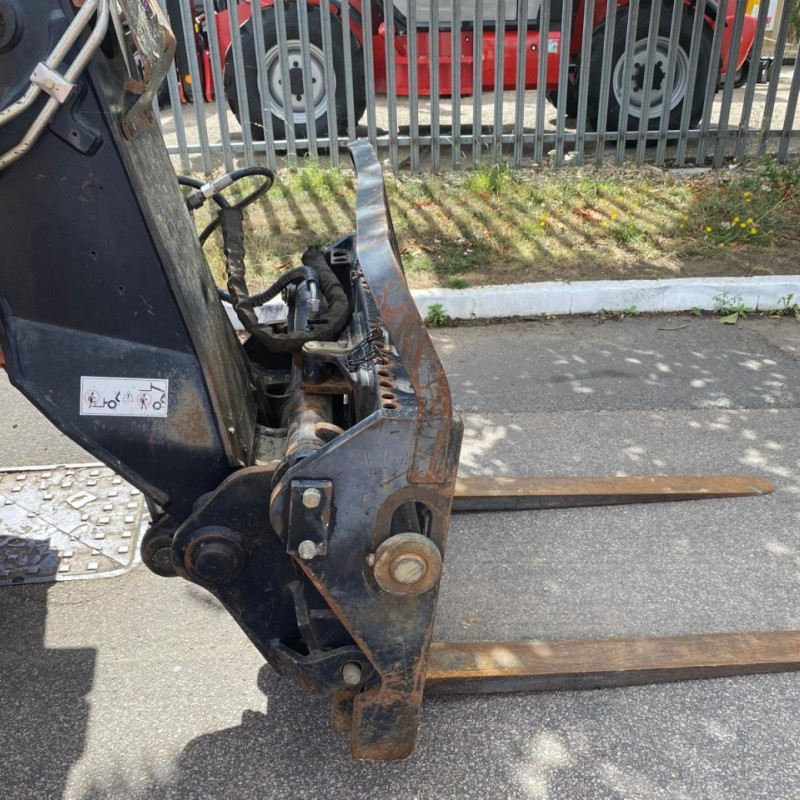 Телескопический погрузчик Manitou MT1840