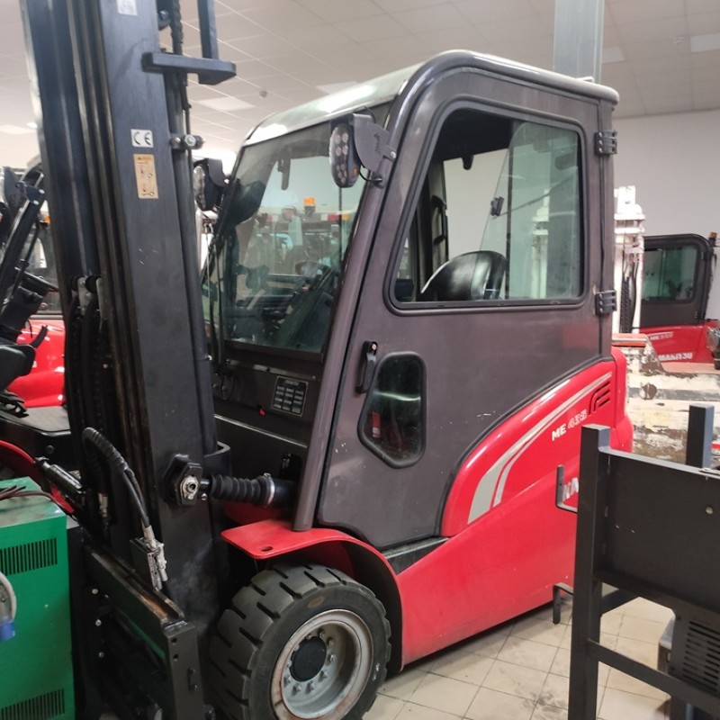 Masted forklift truck Manitou ME 435