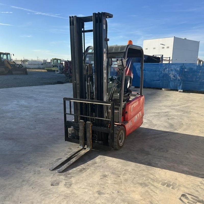 Maststapler Manitou ME 320