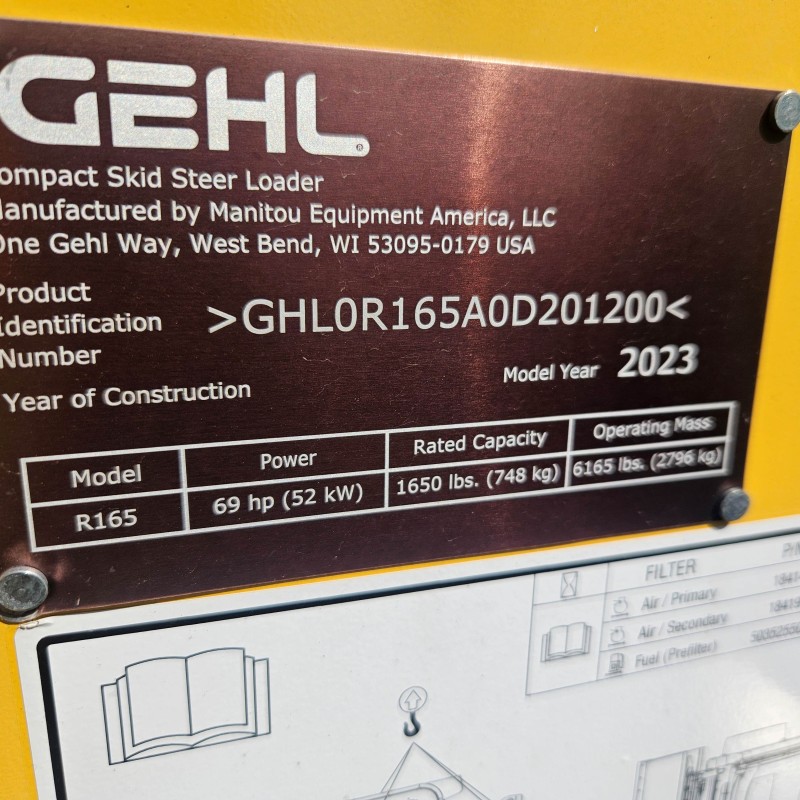 Pala caricatrice compatta Gehl R165