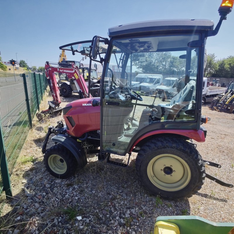 Warehouse equipment Yanmar Traktor SA424V-Q
