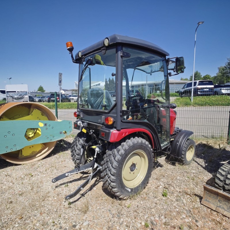 Warehouse equipment Yanmar Traktor SA424V-Q