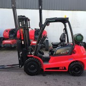 Chariot à mât Manitou MI 25 G ST5