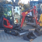 Bagger Yanmar SV17