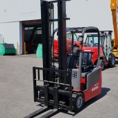 Masted forklift truck Manitou ME315