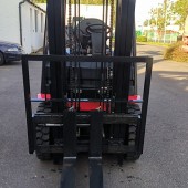 Chariot à mât Manitou MI 25 G ST5