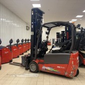 Empilhador de mastro Manitou ME320