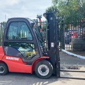 Masted forklift truck Manitou MI25D