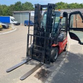 Masted forklift truck Manitou MI25D