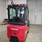 Masted forklift truck Manitou ME320