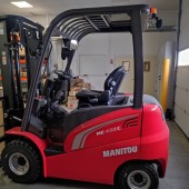 Chariot à mât Manitou ME425C