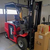 Chariot à mât Manitou ME425C