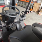 Chariot à mât Manitou ME425C