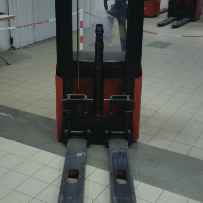 Matériel de magasinage Manitou A10